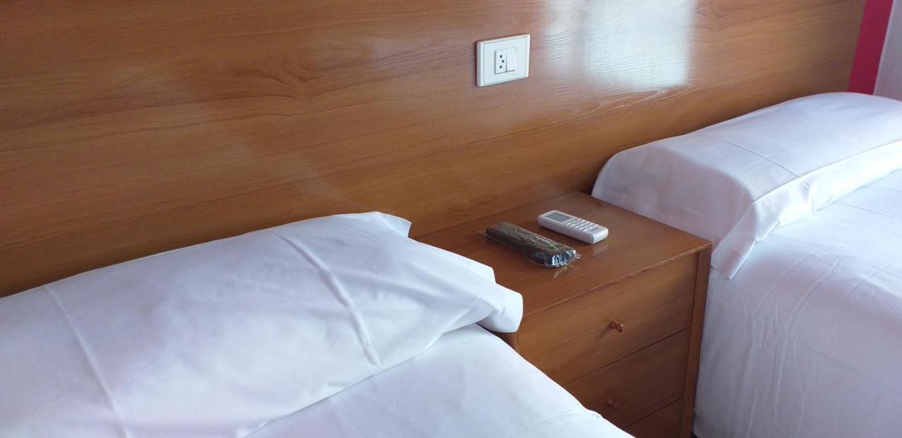 Hostal Meson De Paco Cariñena Eksteriør bilde