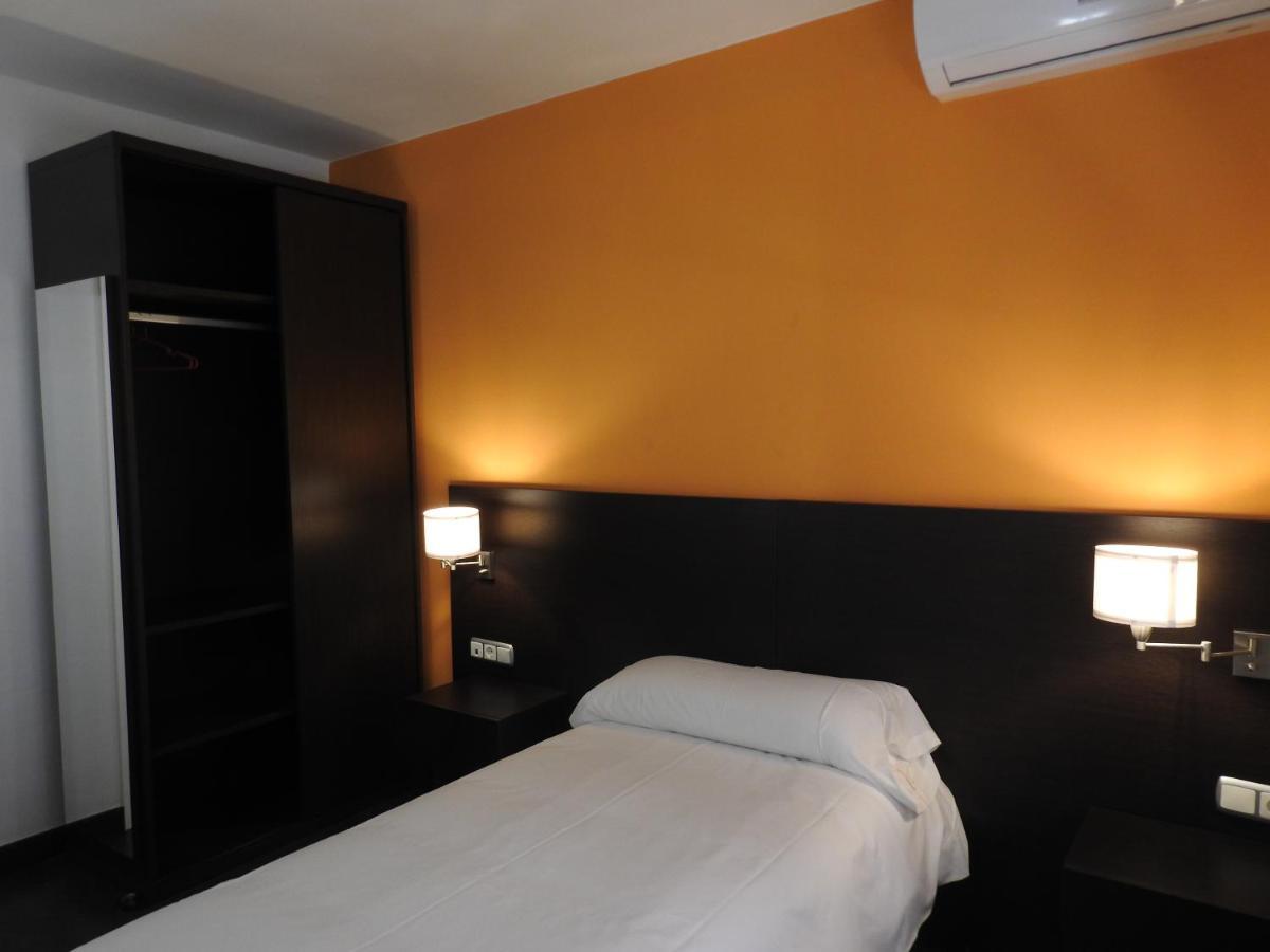 Hostal Meson De Paco Cariñena Eksteriør bilde