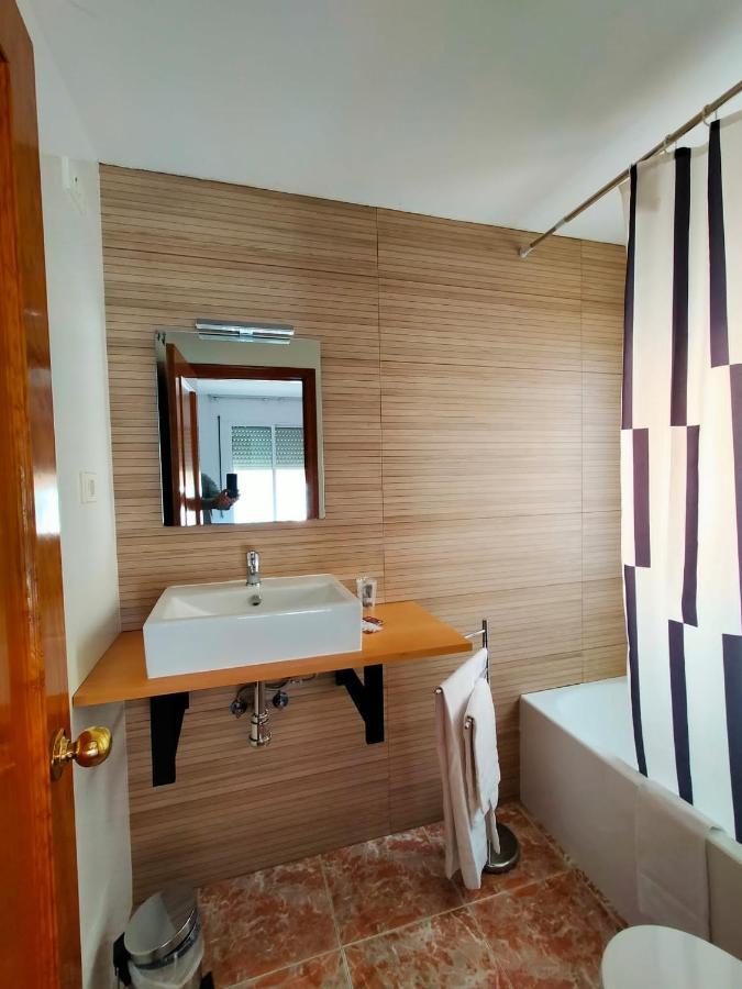 Hostal Meson De Paco Cariñena Eksteriør bilde